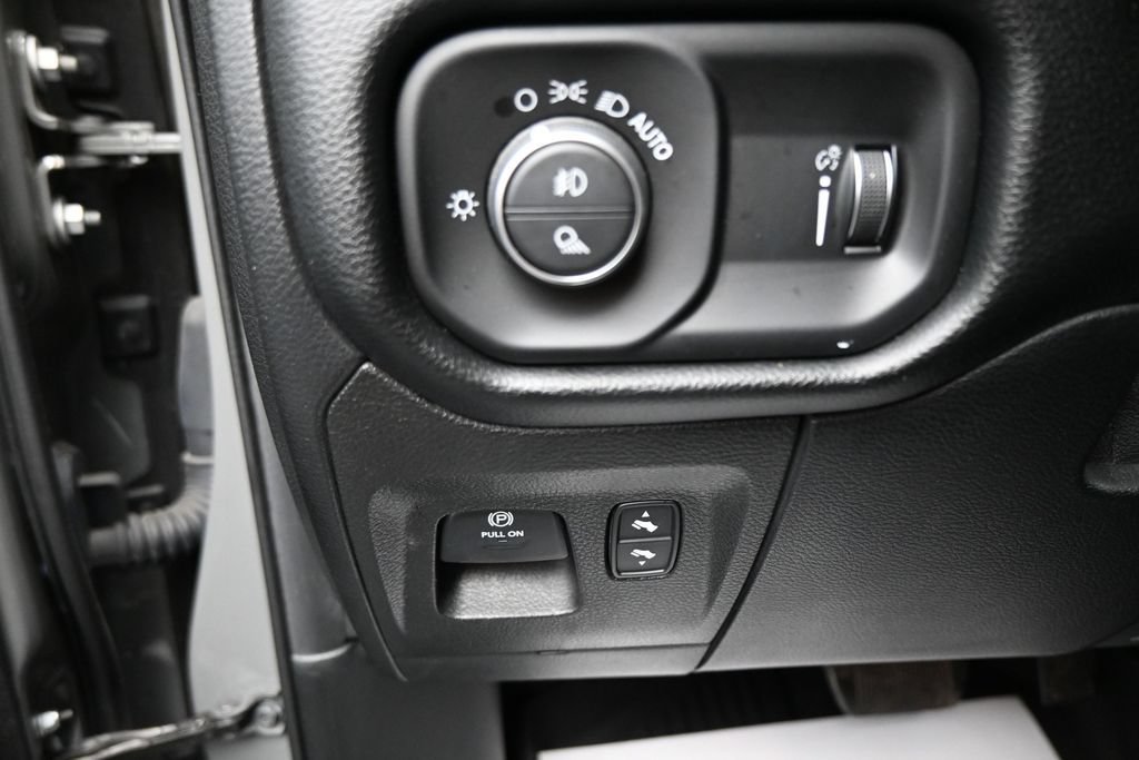 Used 2020 RAM 1500 Big Horn w/ Built-to-serve Edition AWD/4WD image 12