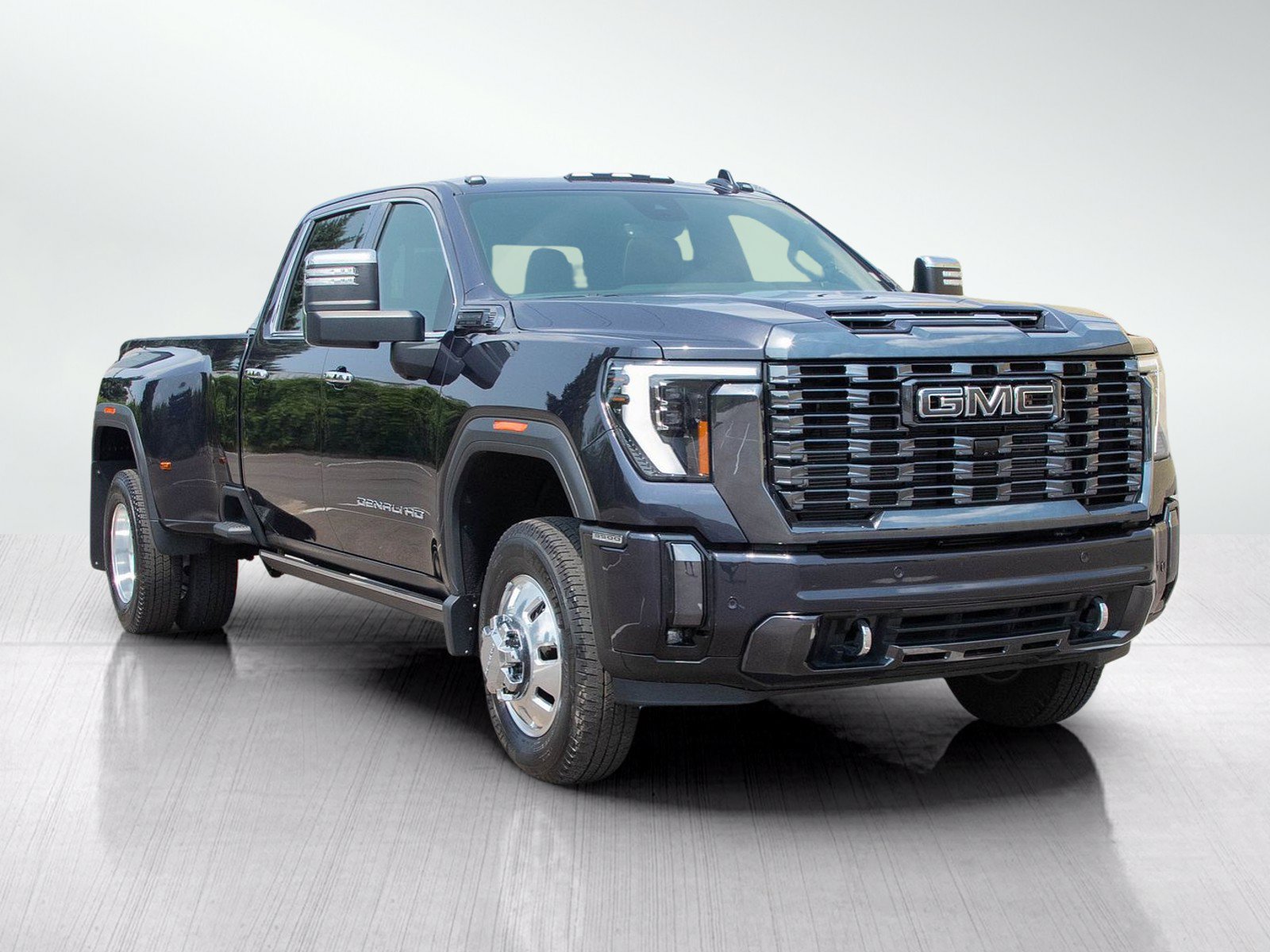 Used 2024 GMC Sierra 3500 Denali Ultimate AWD/4WD image 7
