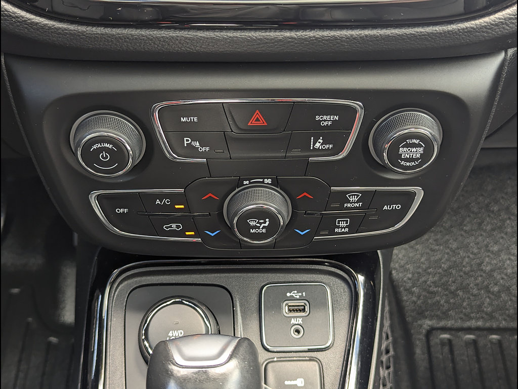 Used 2021 Jeep Compass Limited w/ Sun and Sound Group AWD/4WD image 31