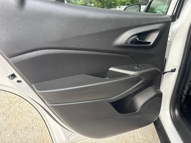 Used 2025 Chevrolet Trax ACTIV w/ Sunroof Package FWD image 24