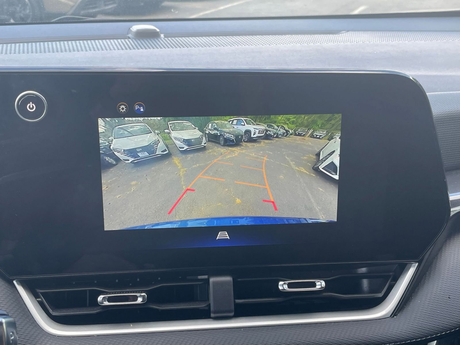 Used 2025 Chevrolet Equinox LT FWD image 24