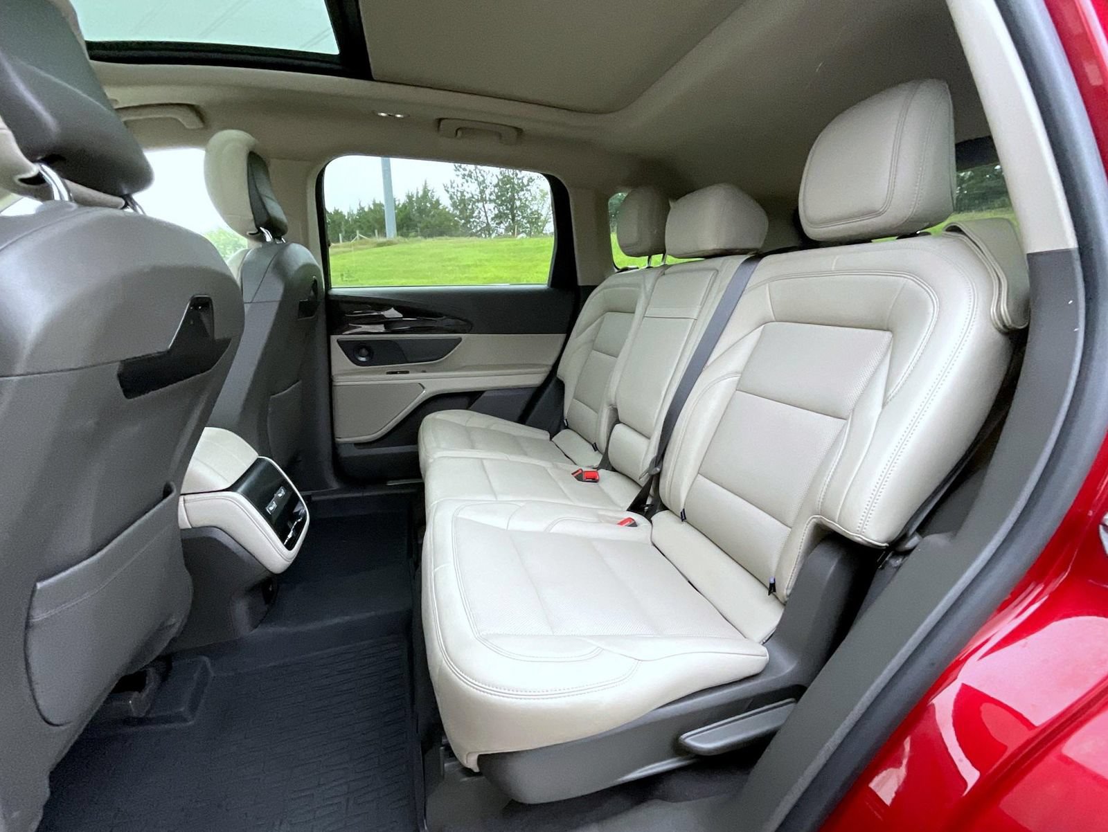Used 2024 Lincoln Nautilus Premier w/ Equipment Group 102A AWD/4WD image 19