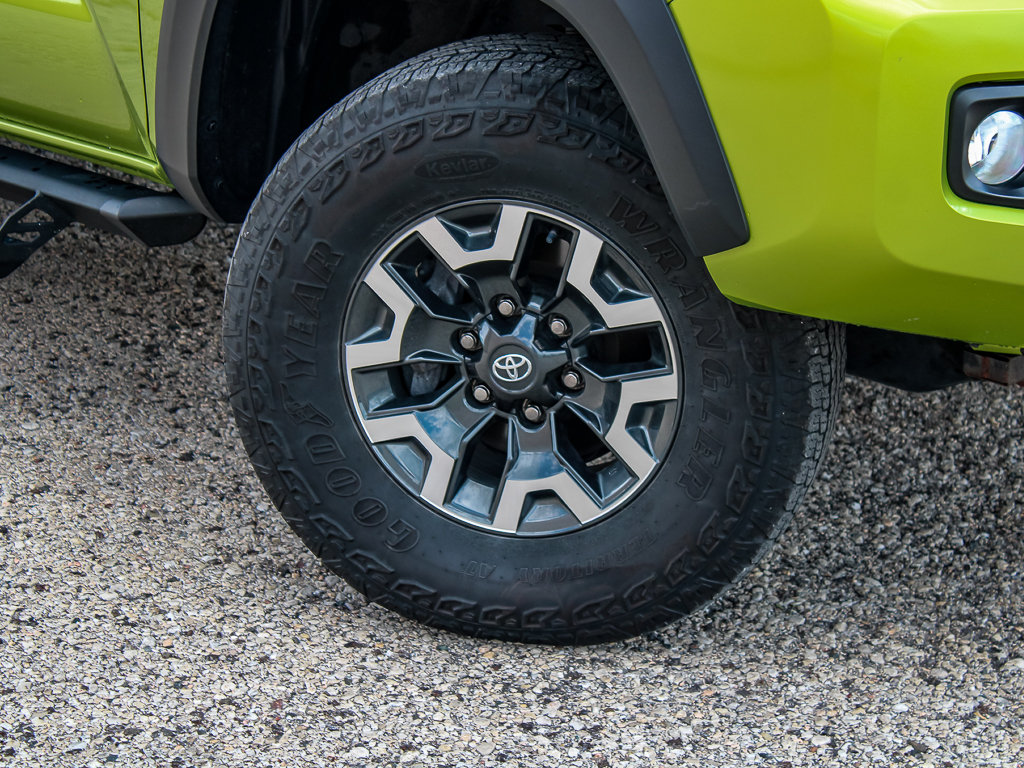 Used 2023 Toyota Tacoma TRD Off-Road w/ TRD Premium Off Road Package AWD/4WD image 10