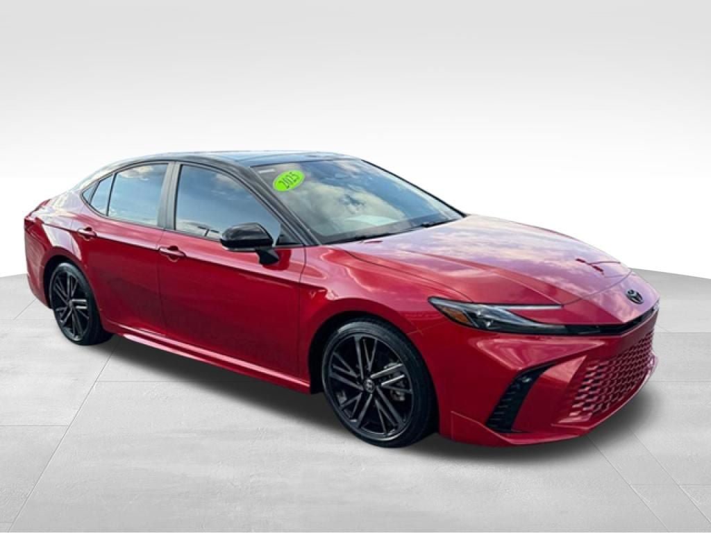 Used 2025 Toyota Camry XSE FWD image 10