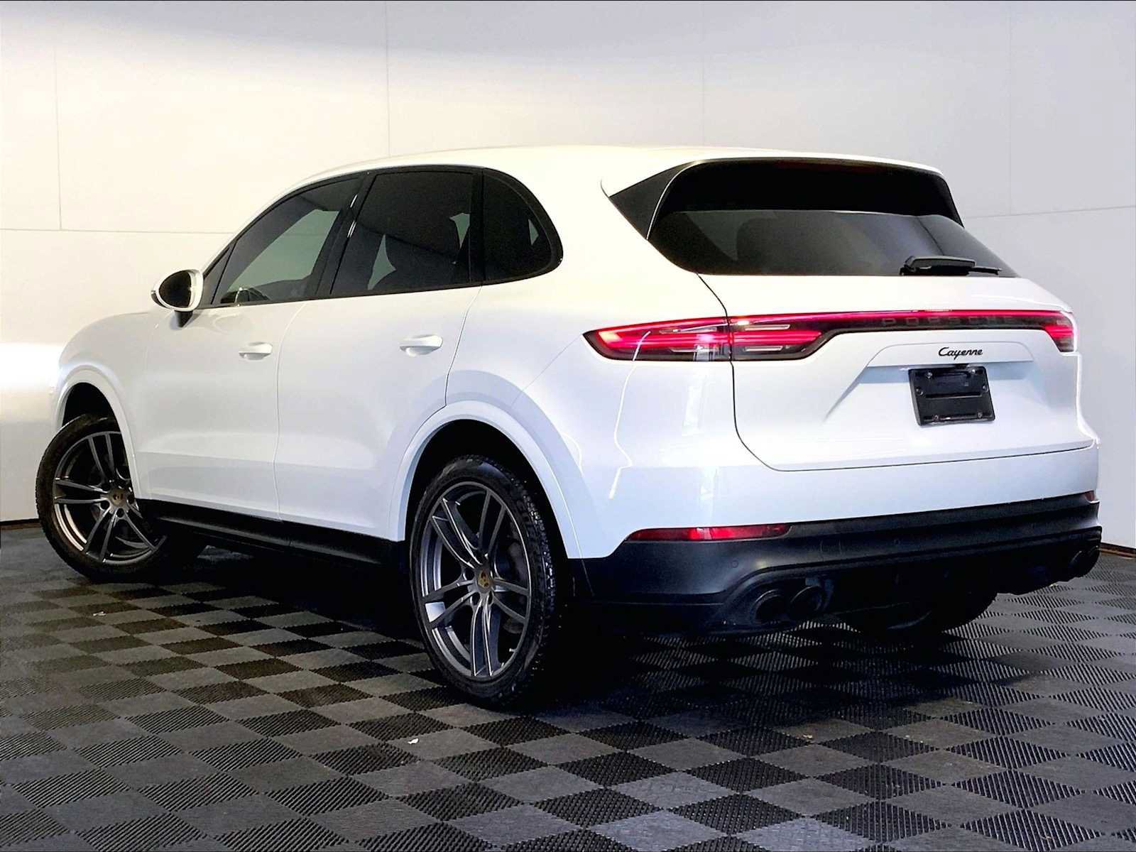 Certified 2021 Porsche Cayenne AWD/4WD image 3