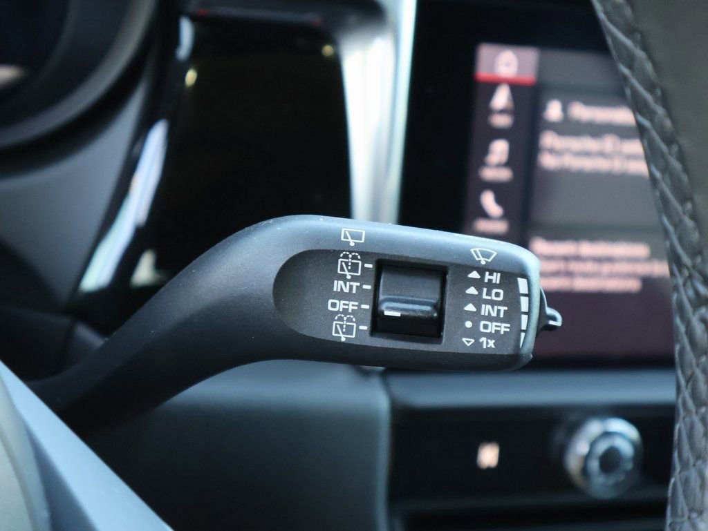 Used 2025 Porsche Macan image 31