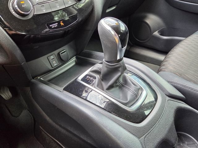 Used 2017 Nissan Rogue S image 31