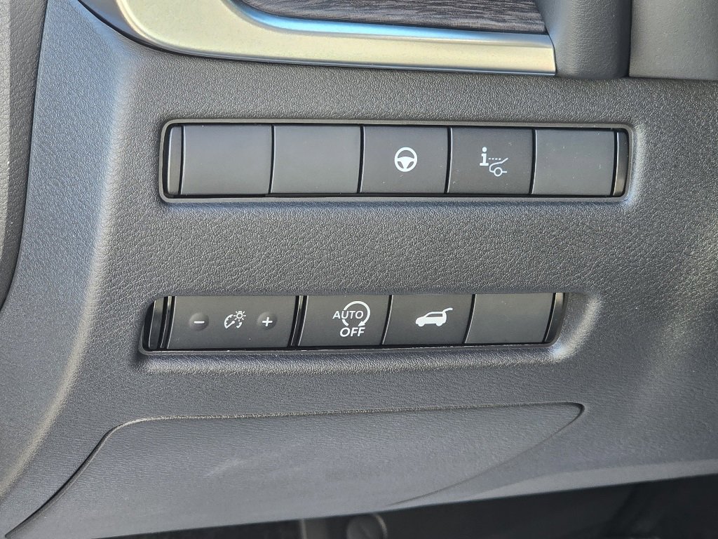 New 2026 Nissan Rogue Platinum image 8