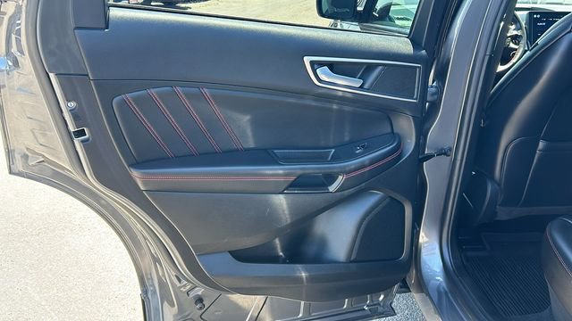 Used 2022 Ford Edge ST-Line image 14