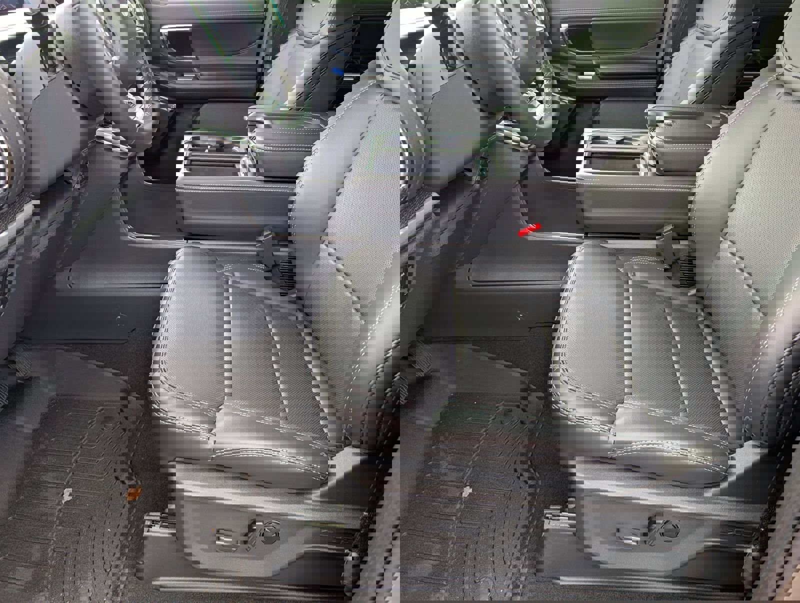 New 2026 Ford Expedition Platinum w/ Stealth Performance Package image 15