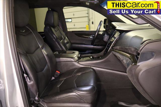 Used 2017 Cadillac Escalade Platinum image 24