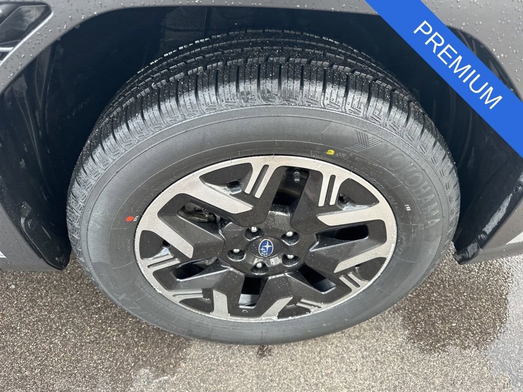 Used 2025 Subaru Forester Premium image 33