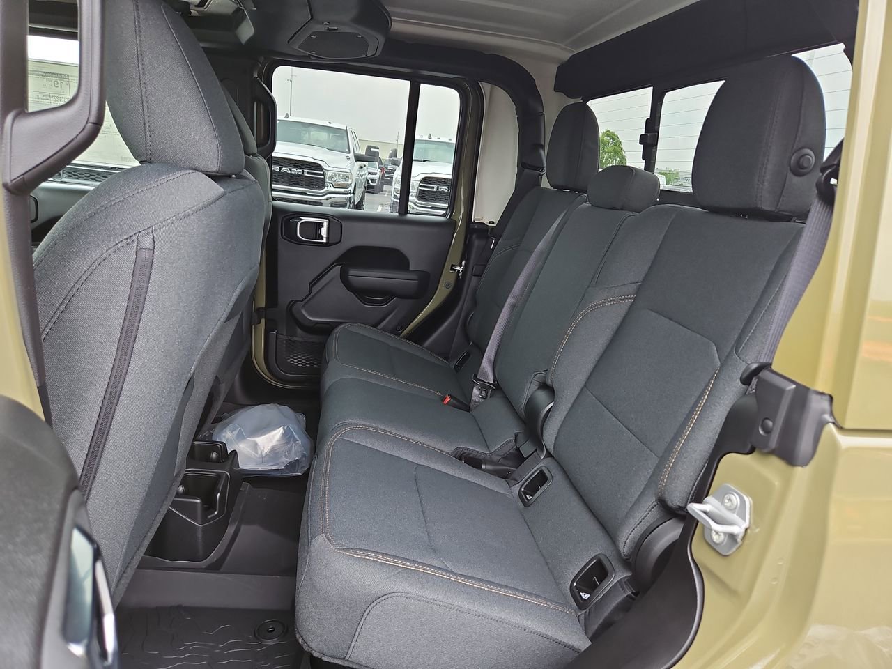 New 2025 Jeep Gladiator Sport image 13