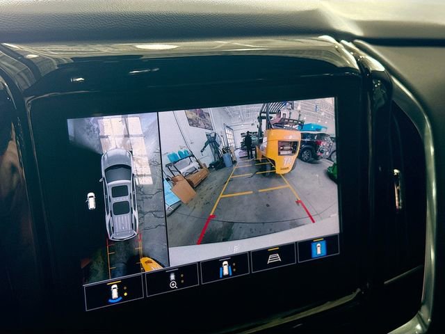 Used 2023 Chevrolet Traverse RS image 15