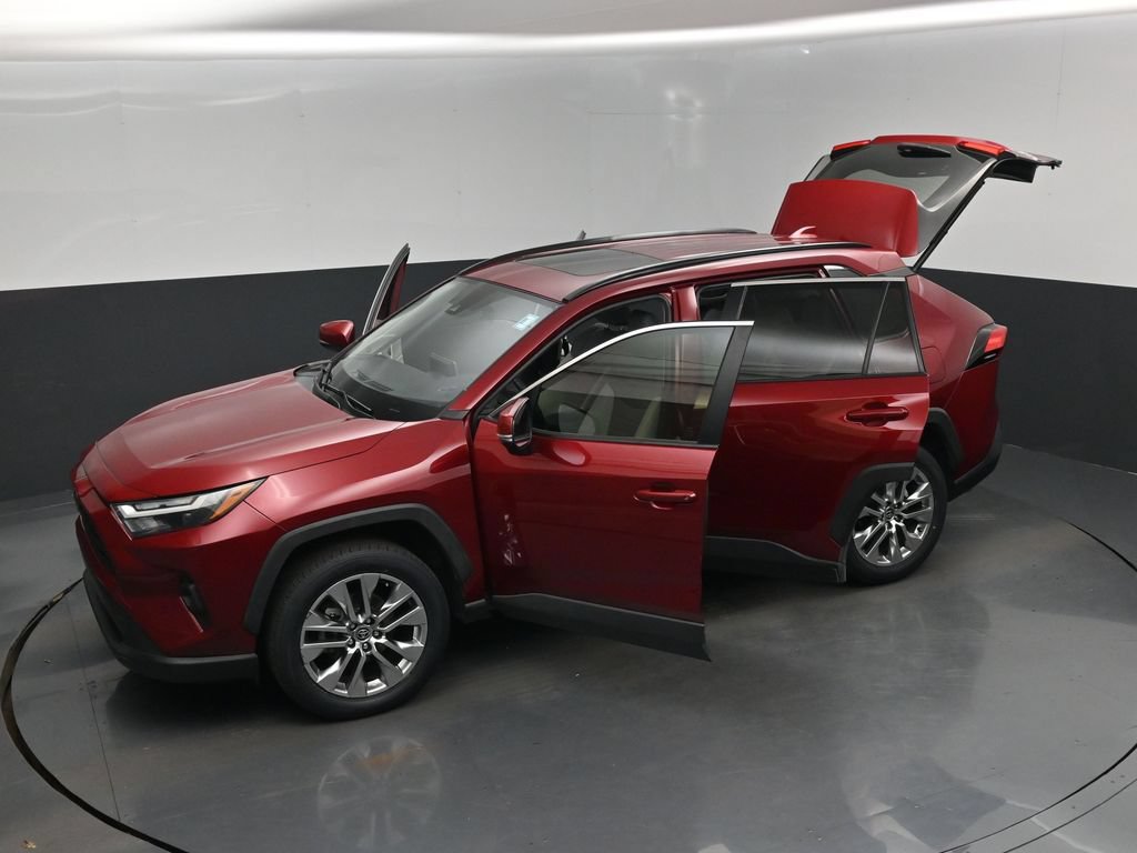 Used 2022 Toyota RAV4 XLE Premium FWD image 20