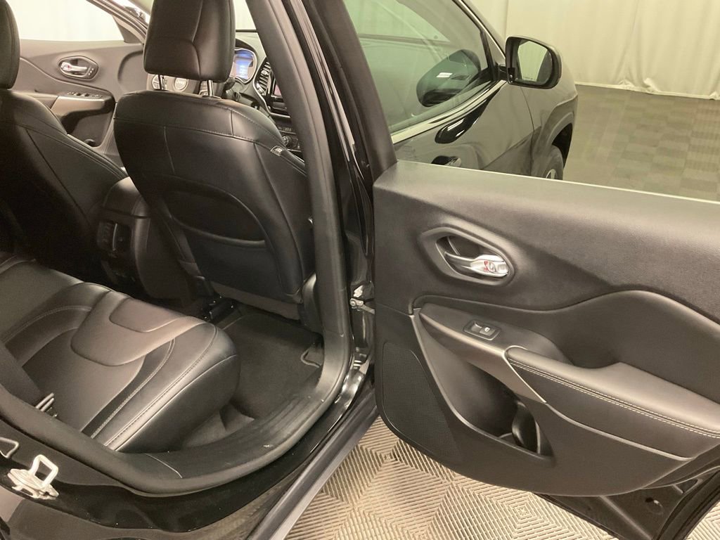 Used 2022 Jeep Cherokee Limited image 26