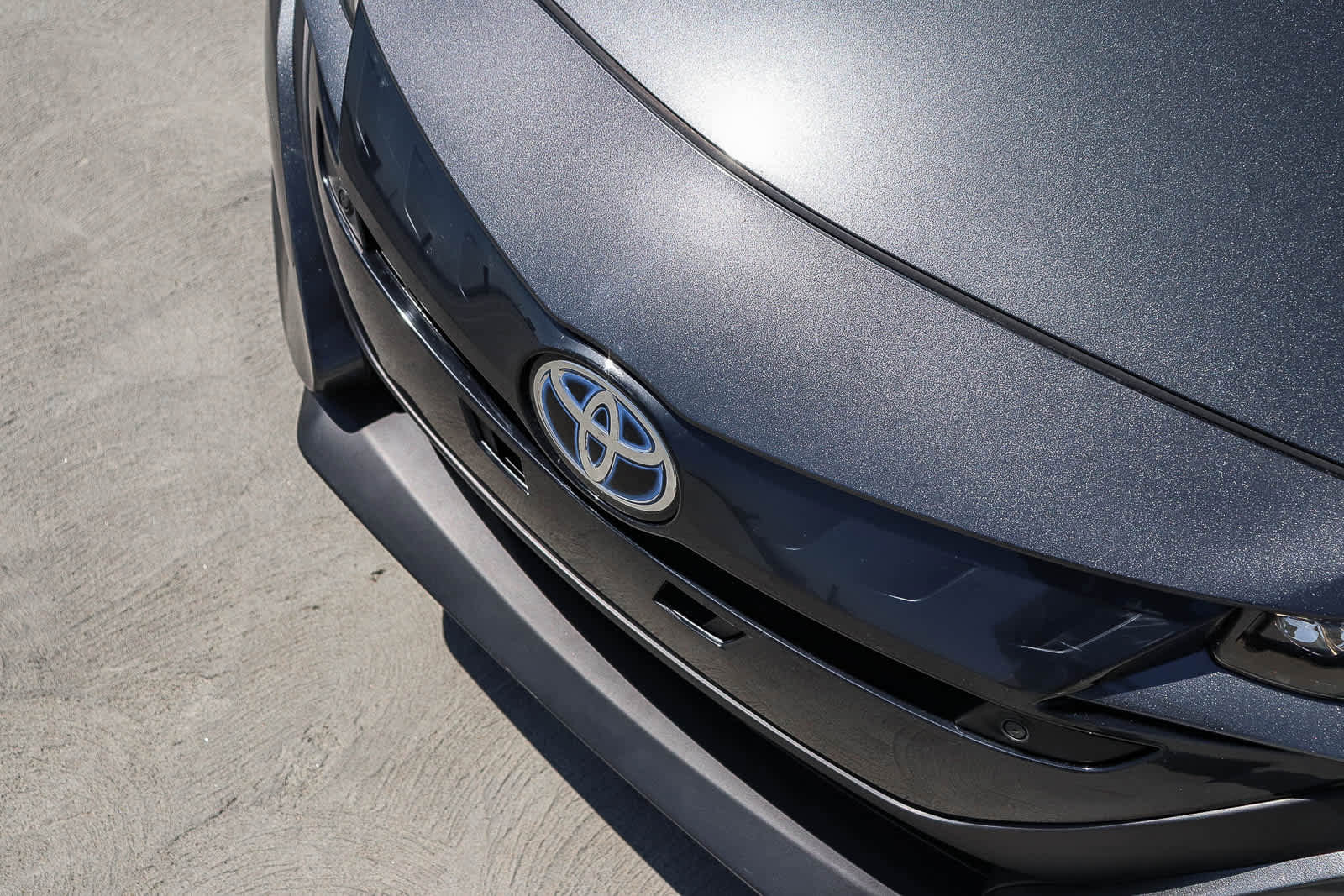 Used 2022 Toyota Prius Prime XLE image 8