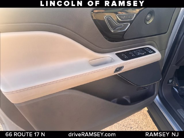 Certified 2021 Lincoln Aviator Reserve AWD/4WD image 13