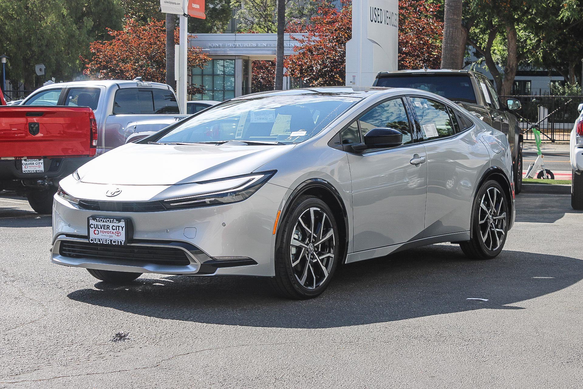 New 2026 Toyota Prius Plug-In Hybrid FWD image 3
