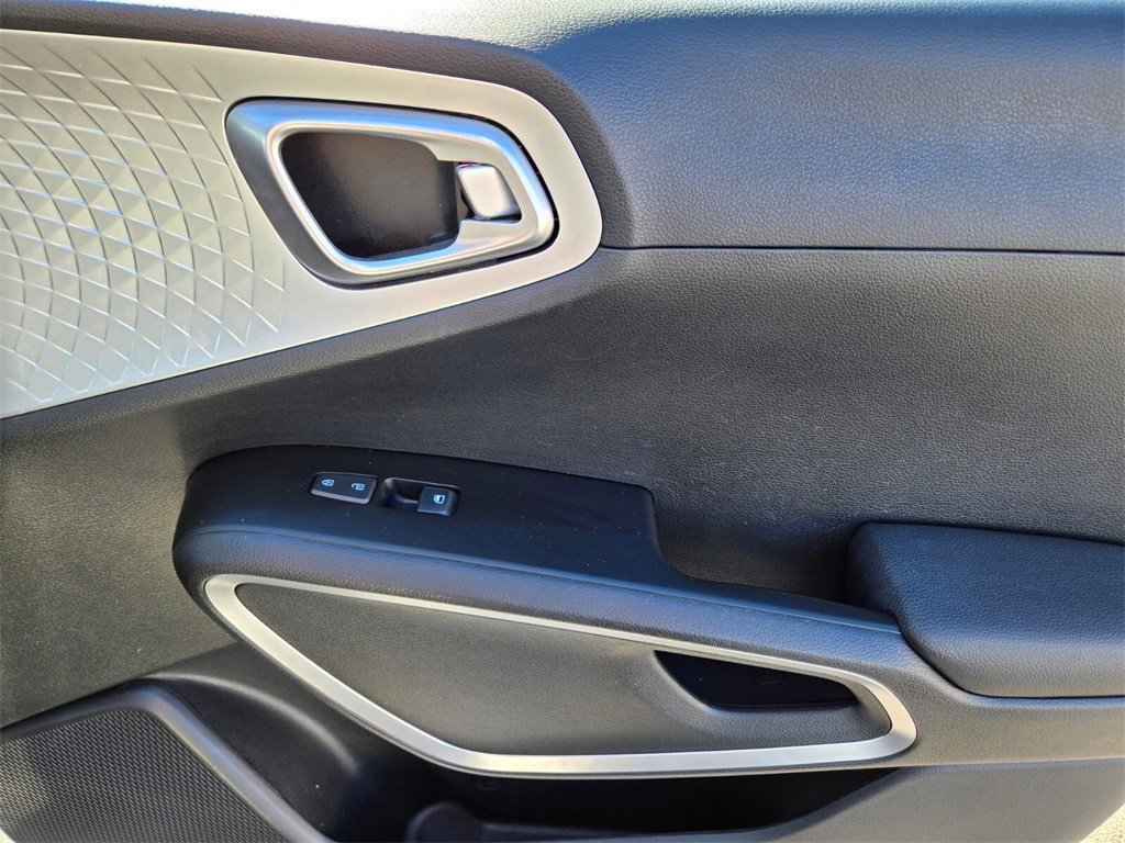 Used 2024 Kia Soul LX w/ Option Group 015 image 20