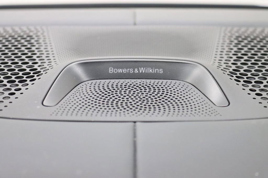 Used 2024 BMW X7 M60i w/ Executive Package image 17