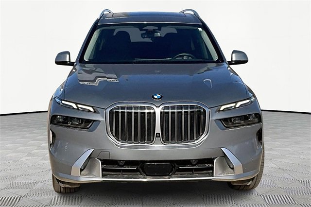 Used 2023 BMW X7 xDrive40i w/ Premium Package image 3