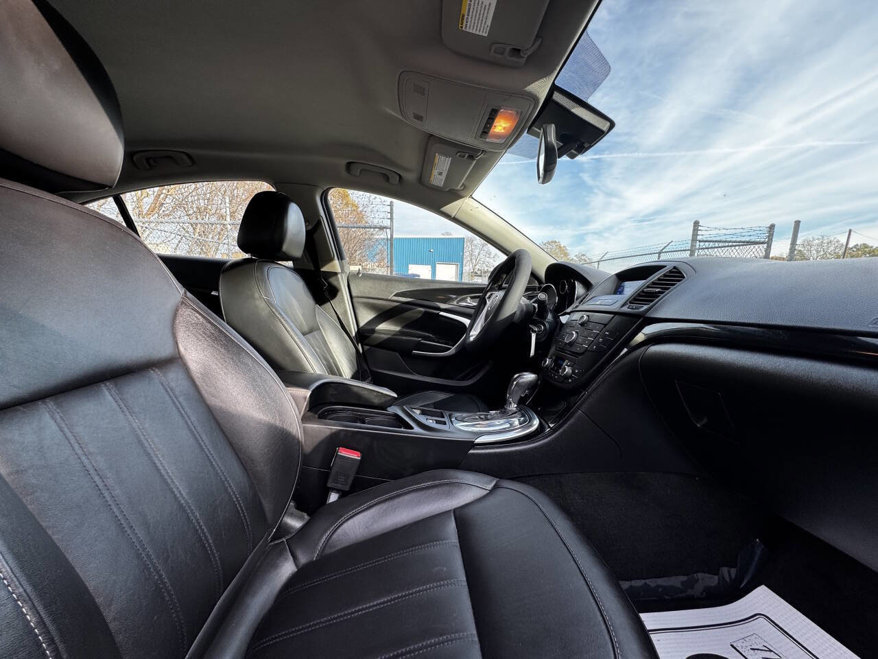 Used 2012 Buick Regal Leather image 15