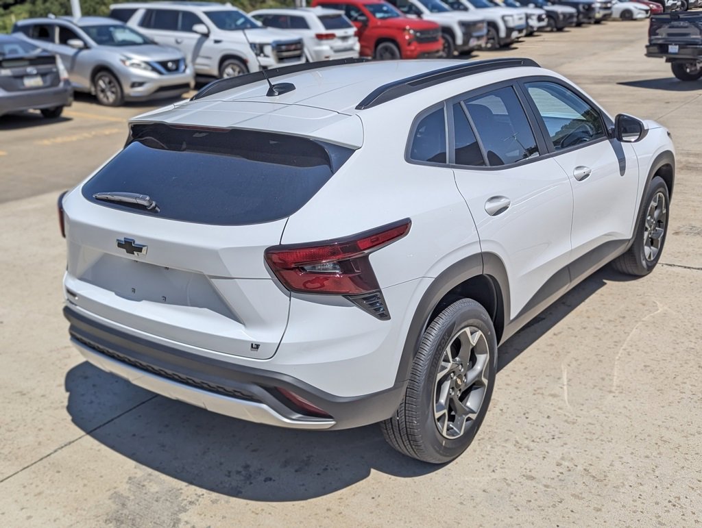 New 2025 Chevrolet Trax LT w/ LT Convenience Package image 8