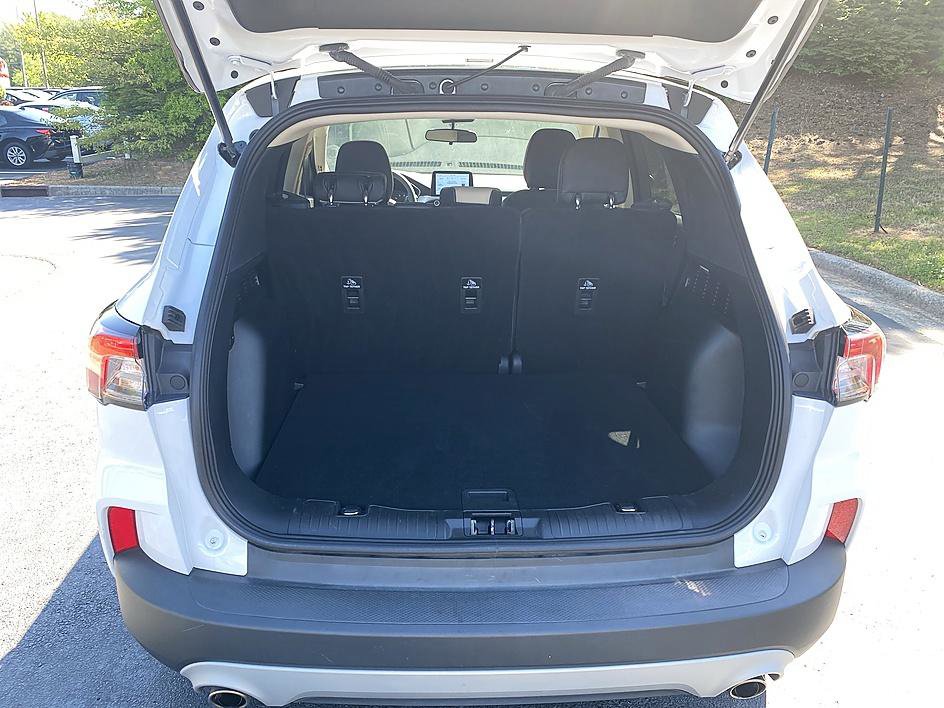 Used 2020 Ford Escape SE image 22