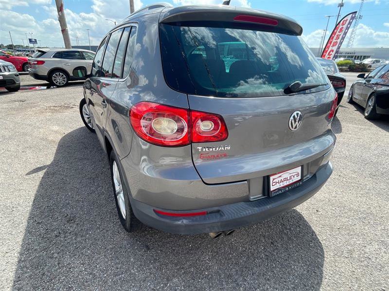 Used 2011 Volkswagen Tiguan S FWD image 4