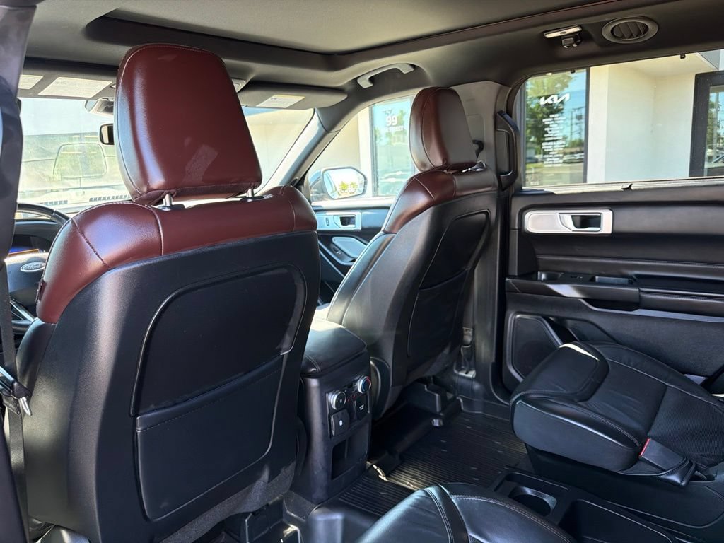 Used 2020 Ford Explorer Platinum w/ Premium Technology Package AWD/4WD image 21
