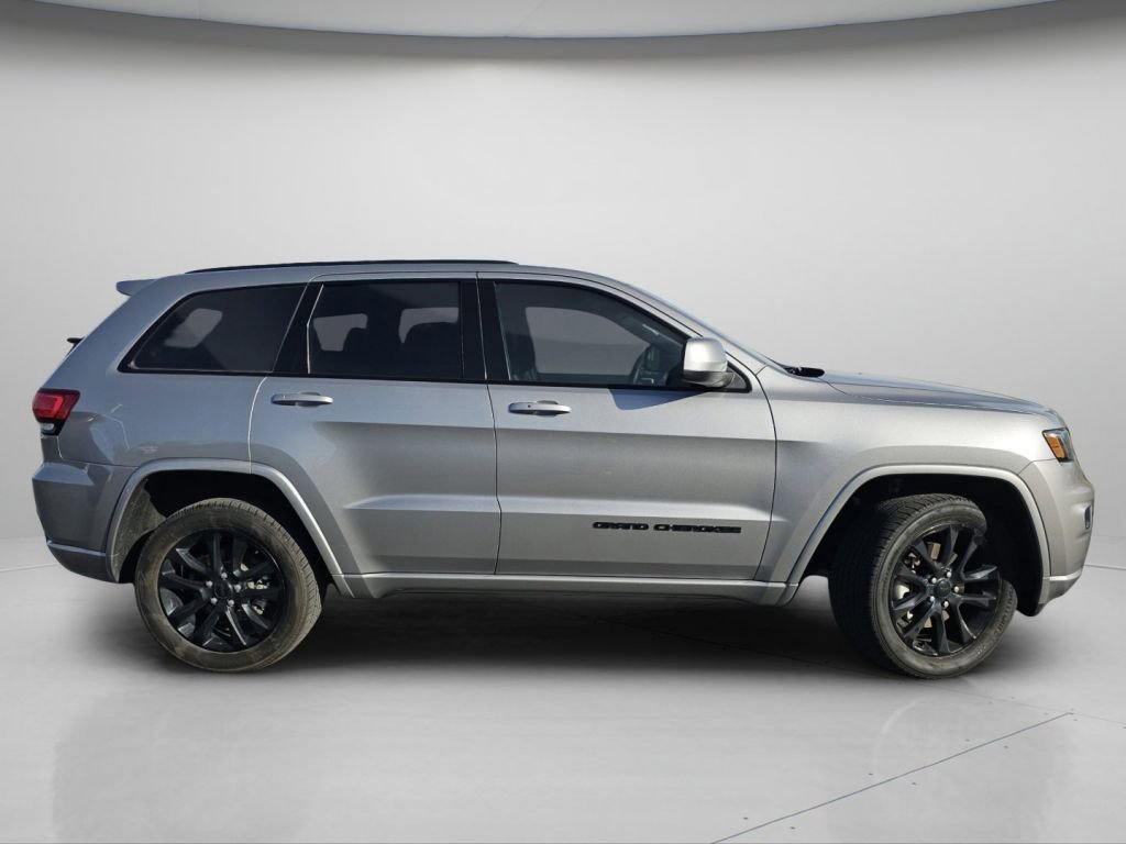 Used 2021 Jeep Grand Cherokee Laredo X image 25