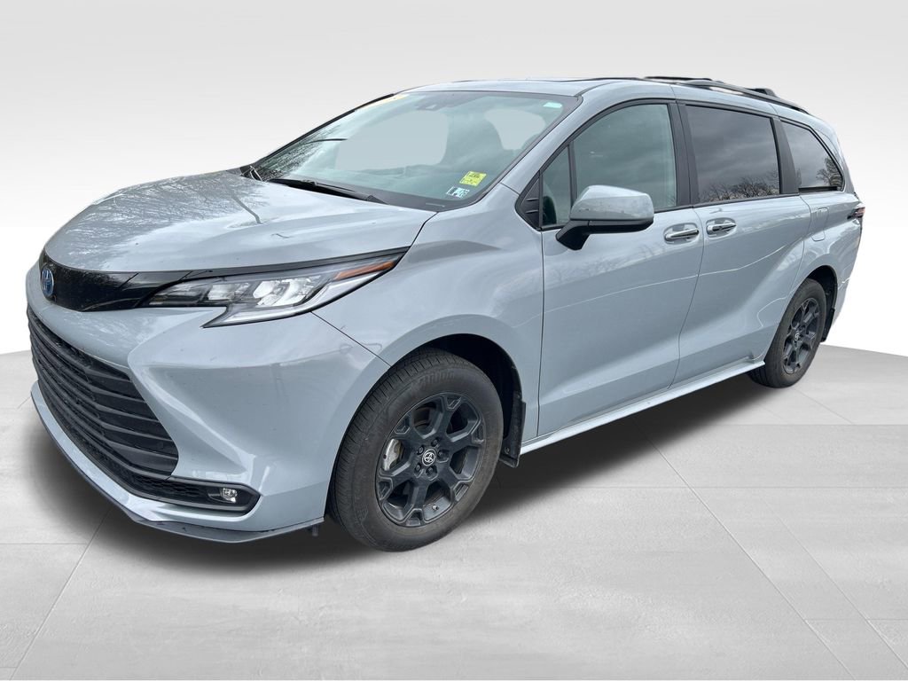 Used 2025 Toyota Sienna XLE Woodland Edition AWD/4WD 360° Tour