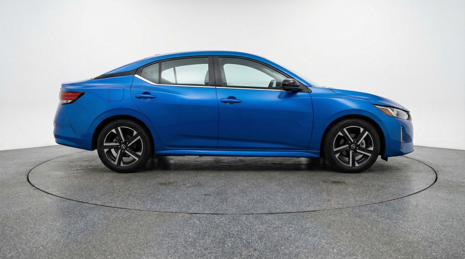 Used 2025 Nissan Sentra SV image 11