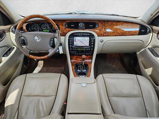 Used 2008 Jaguar XJ8 L image 17
