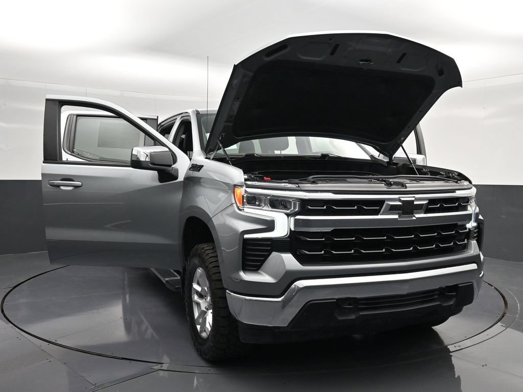 Used 2023 Chevrolet Silverado 1500 LT w/ Z71 Off-Road Package AWD/4WD image 17