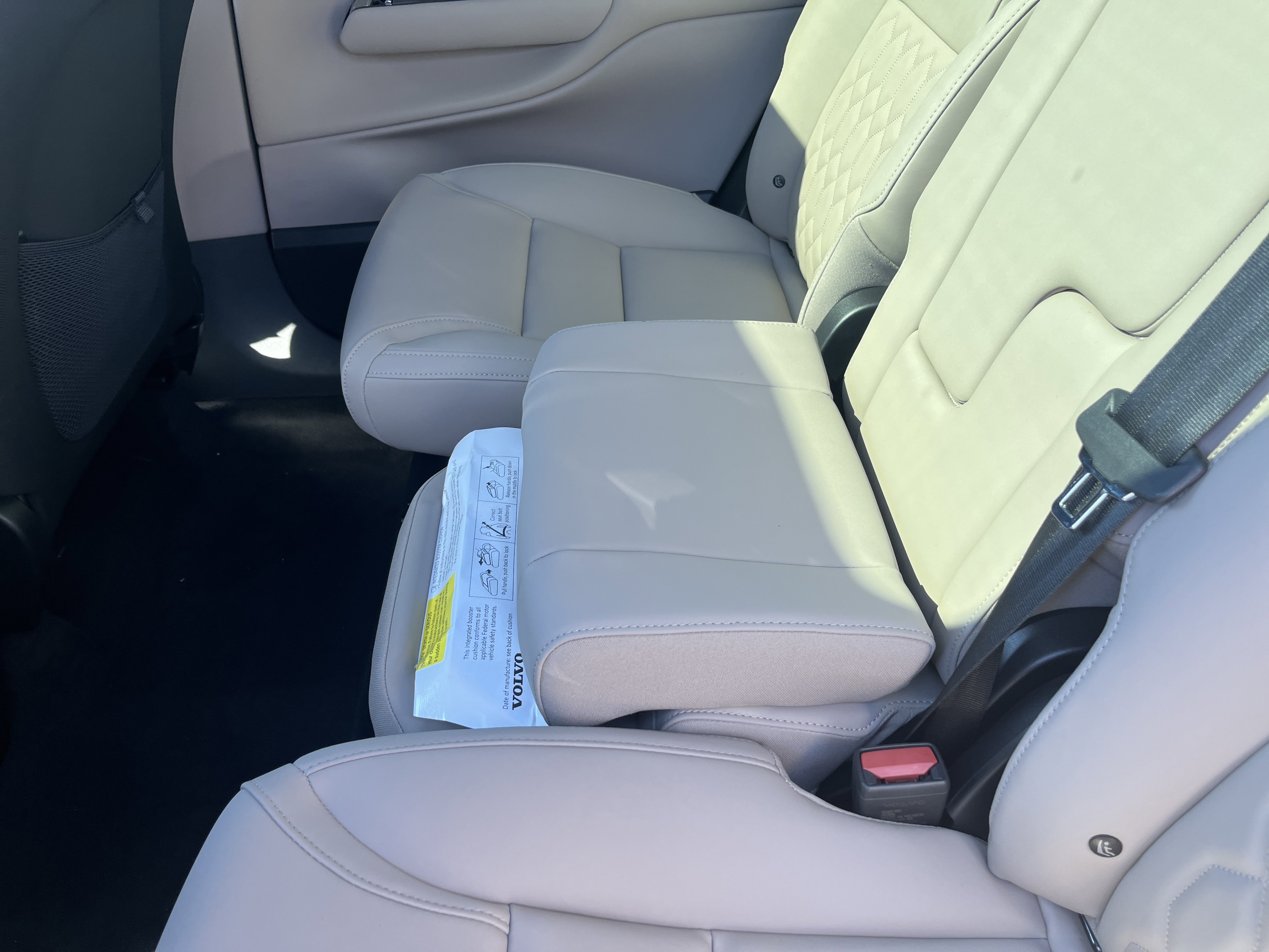 New 2025 Volvo EX90 Ultra w/ Protection Package Premier AWD/4WD image 16