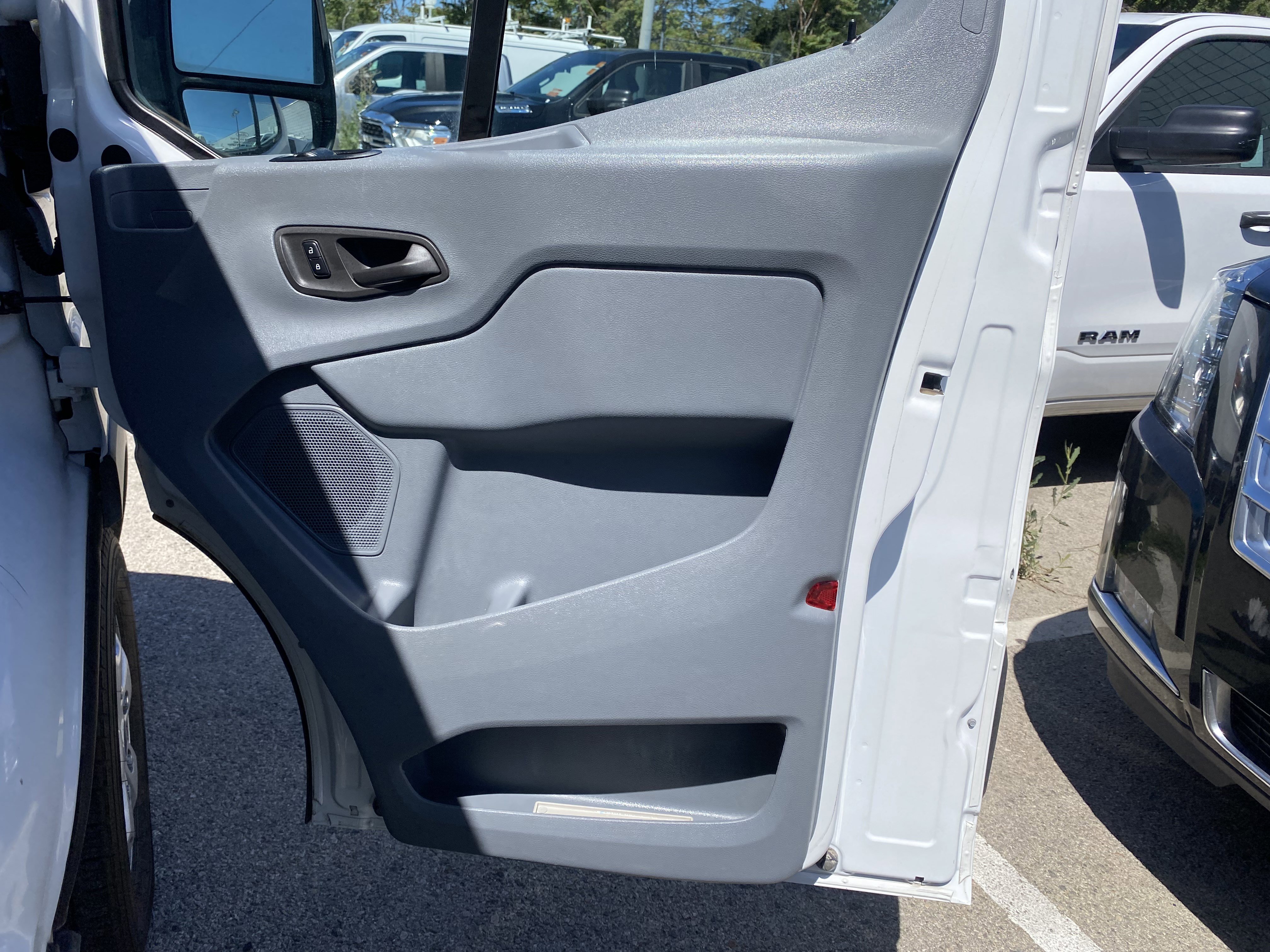 Used 2016 Ford Transit 250 130 Low Roof RWD image 19