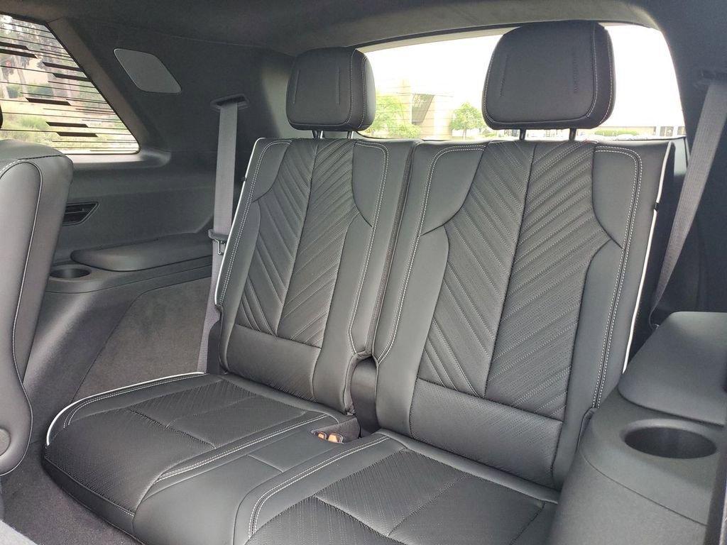 New 2026 Cadillac Vistiq Platinum image 24