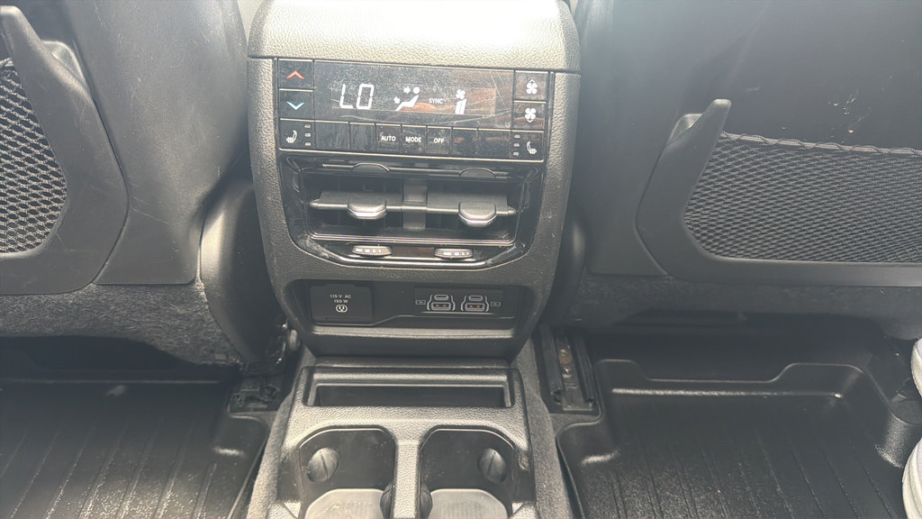 Used 2021 Jeep Grand Cherokee L Limited w/ Trailer Tow Group (B) AWD/4WD image 18
