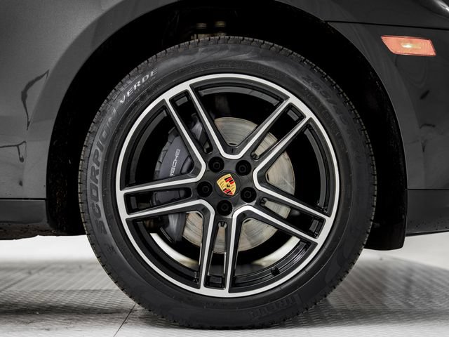 Certified 2021 Porsche Macan AWD/4WD image 30