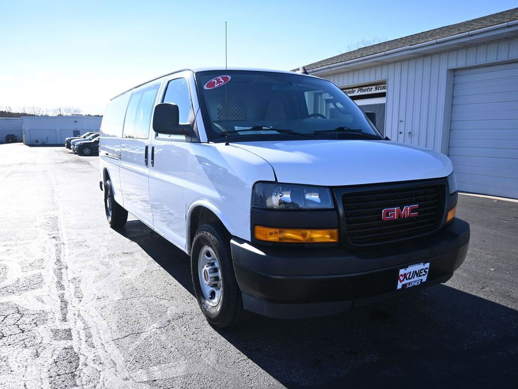 Used 2023 GMC Savana 2500 Extended w/ Enhanced Convenience Package image 16