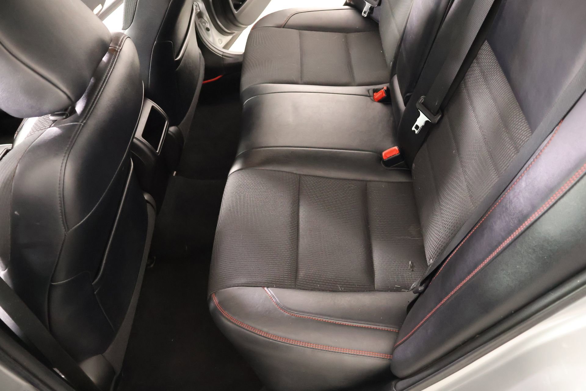 Used 2016 Toyota Camry SE FWD image 11