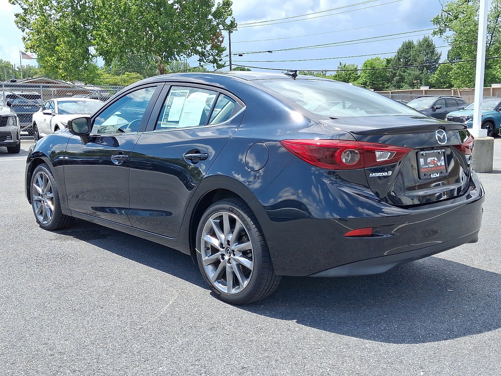 Used 2018 MAZDA MAZDA3 Grand Touring w/ Premium Equipment Package FWD image 7