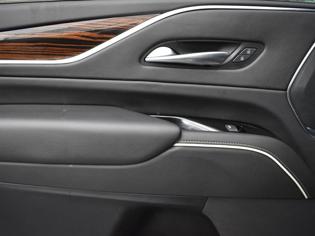 Used 2021 Cadillac Escalade Premium Luxury image 25