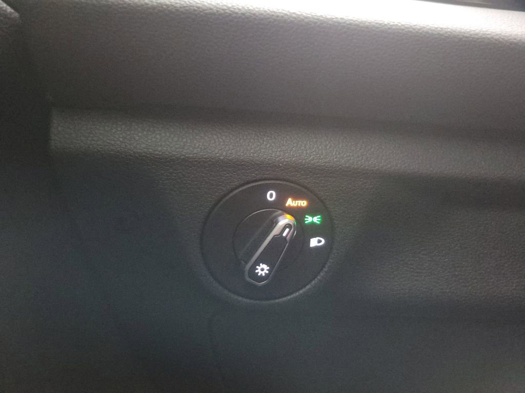 Used 2025 Volkswagen Jetta Sport image 14