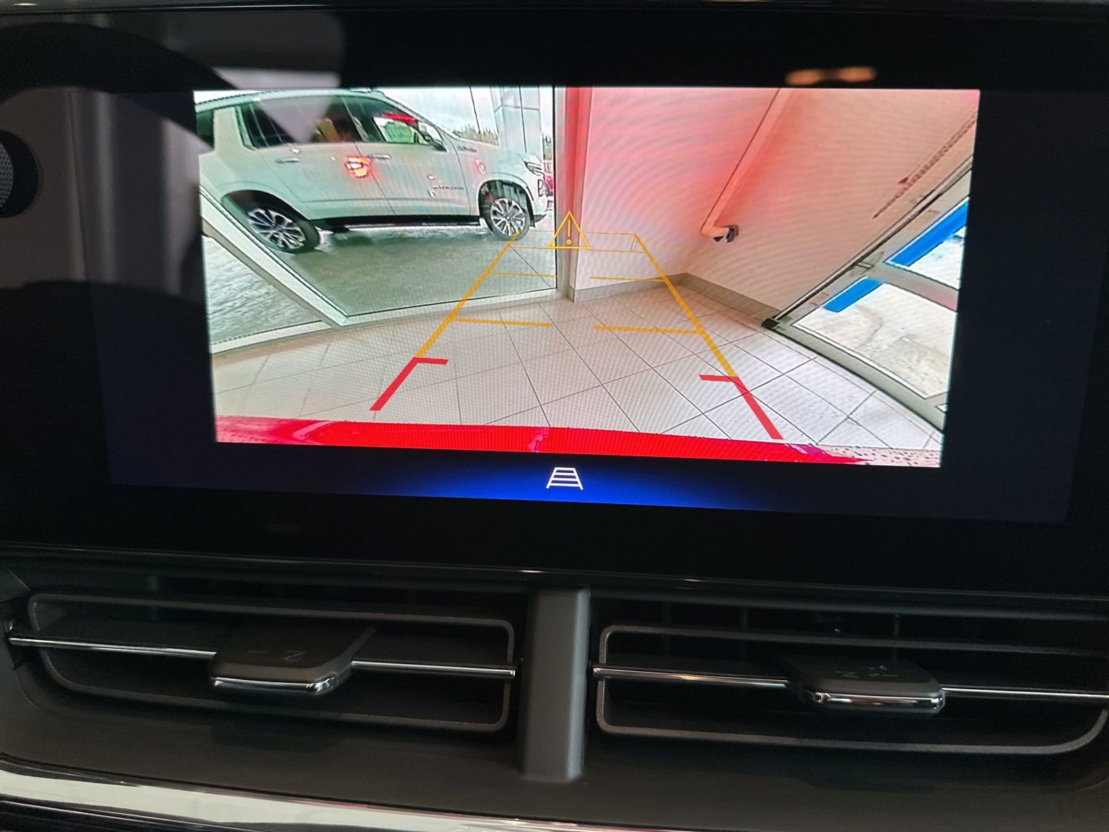 New 2026 Chevrolet Trax RS w/ Sunroof Package image 30