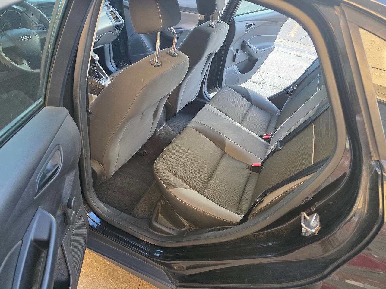 Used 2012 Ford Focus S FWD image 16