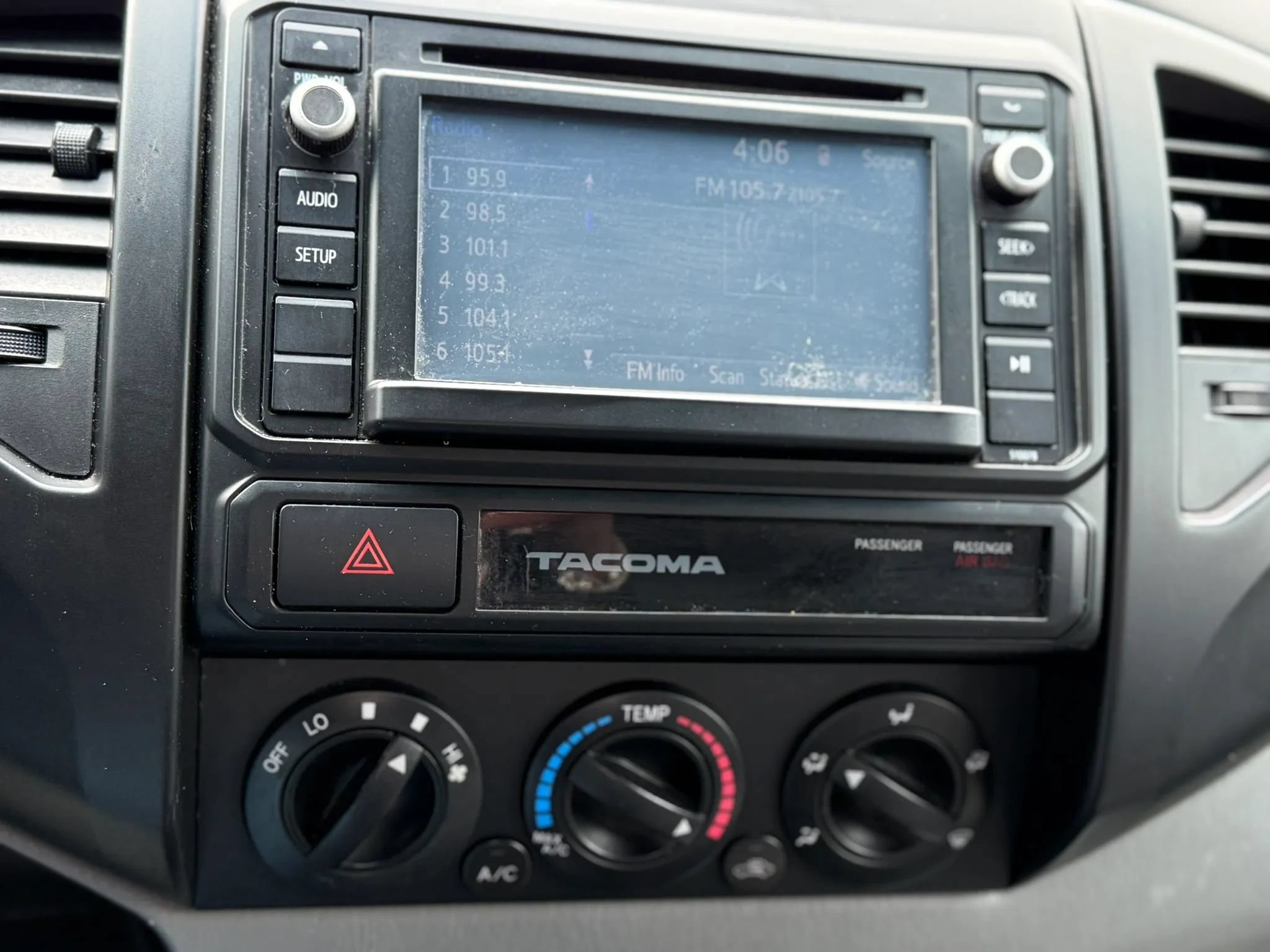 Used 2015 Toyota Tacoma 2WD Access Cab w/ Convenience Package image 24