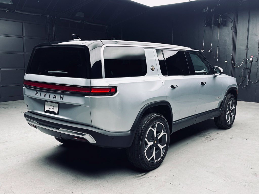 Used 2024 Rivian R1S Adventure Dual AWD/4WD image 8